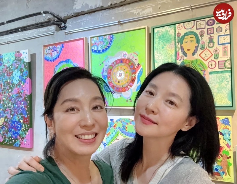 یانگوم عجیب در یک نمایشگاه نقاشی