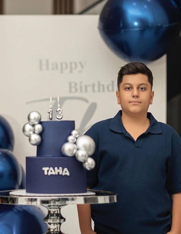 جشن تولد اروپایی پسر علیرضا بیرانوند با تم آبی