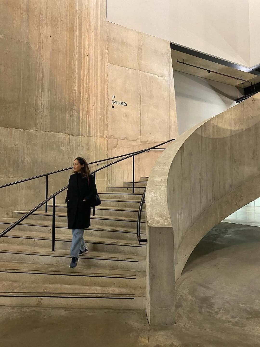 عکس/ نیکی کریمی حجاب از سر برداشت