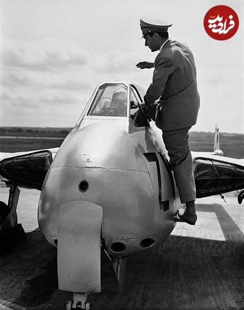 محمدرضا پهلوی با لباس نظامی