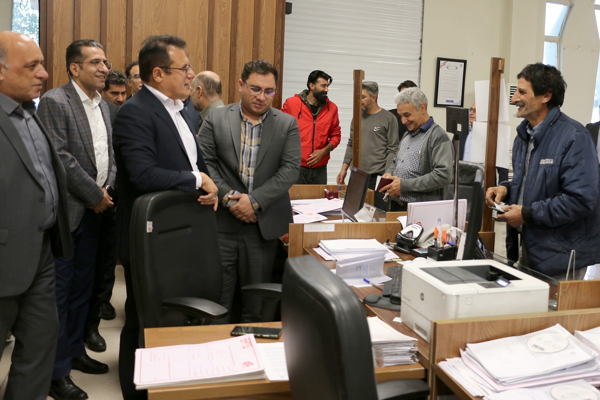 بازدید مدیرعامل بیمه دانا از شعب تبریز و گفتوگو با کارکنان و بیمهگذاران بازدید مدیرعامل بیمه دانا از شعب تبریز و گفتوگو با کارکنان و بیمهگذاران