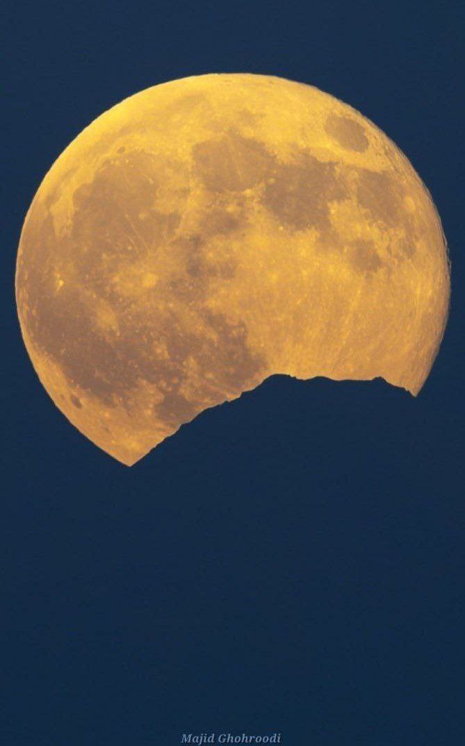 طلوع اولین ماه کامل پاییز