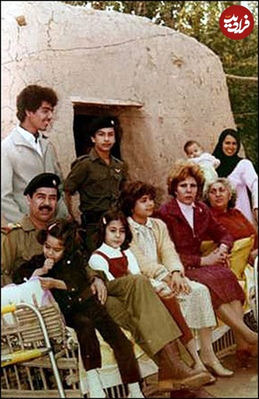 صدام و خانواده‌اش در روستایی زادگاهش