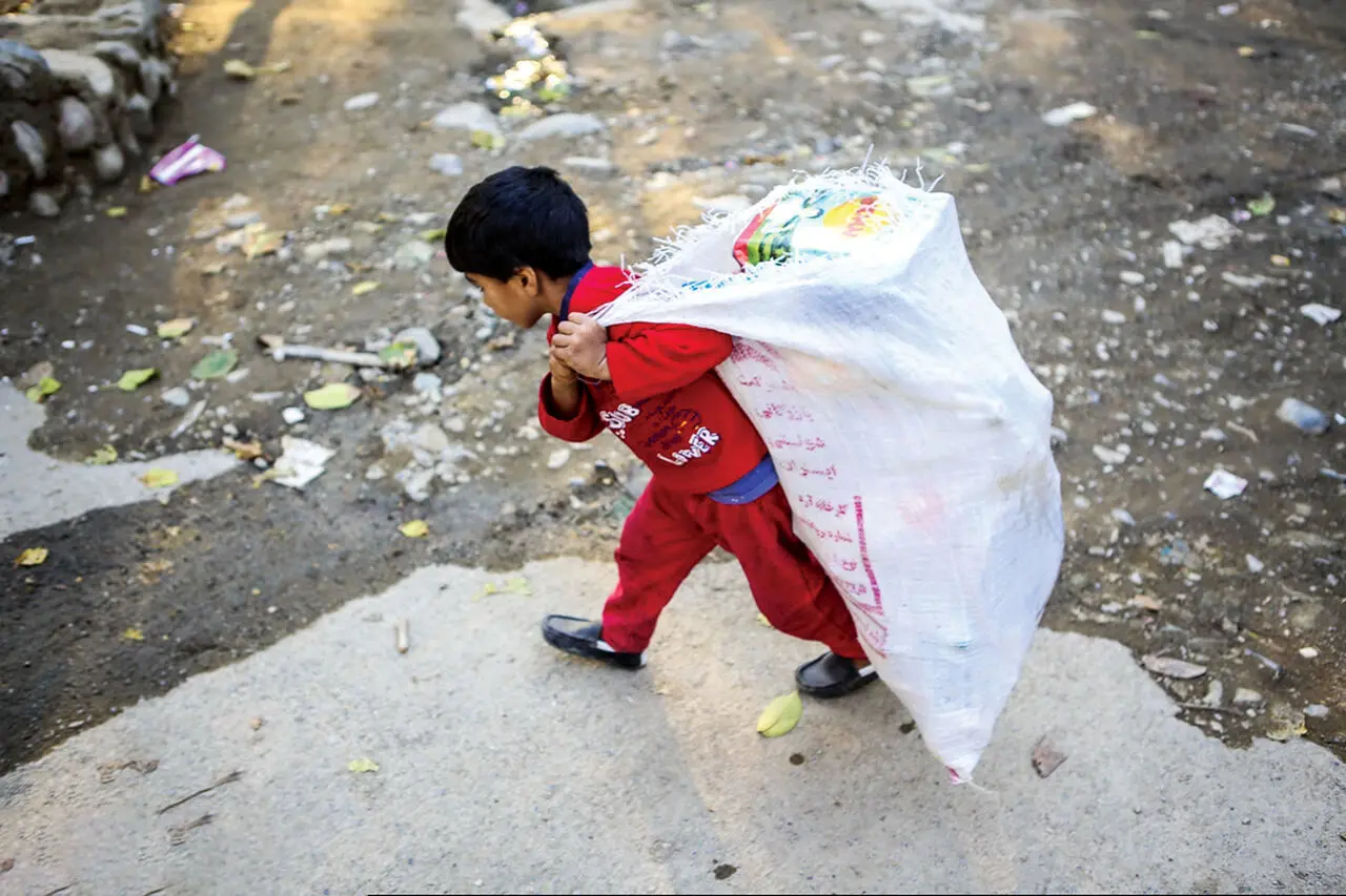 عدم تاثیر اخراج مهاجران افغانستانی بر آمار کودکان کار عدم تاثیر اخراج مهاجران افغانستانی بر آمار کودکان کار