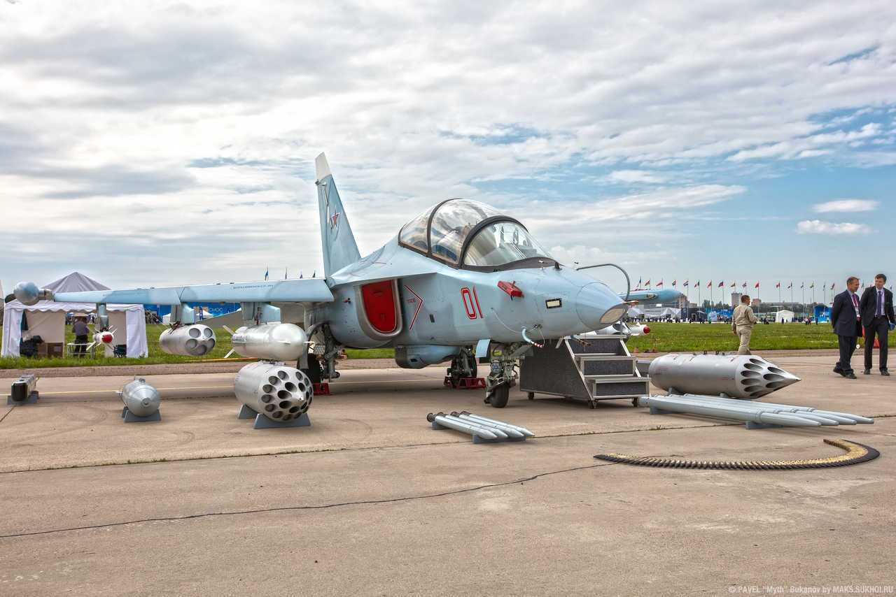 مشخصات یاکوولف یاک-۱۳۰