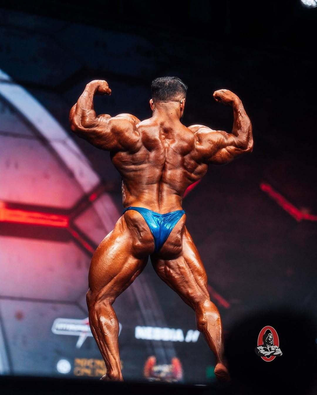 فیگور گیری هادی چوپان روی استیج مسترالمپیا