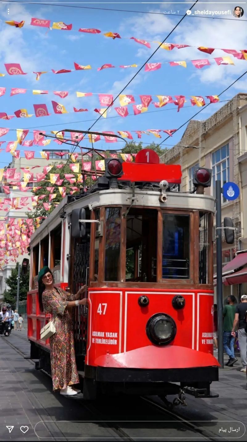 ژست بامزه مرجان نون خ