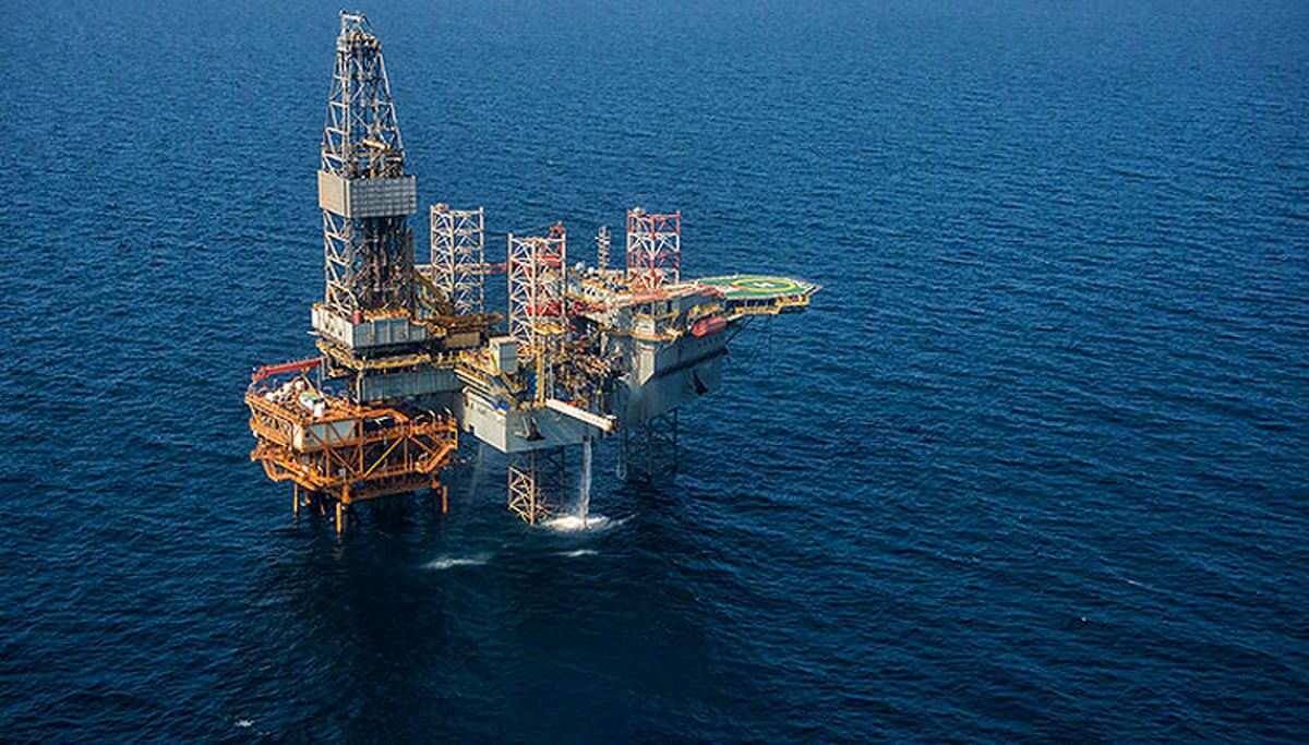 ایران گرفتار کمبود دکل و وعدههای تکراری در صنعت نفت بحران کمبود دکل و فرار سرمایهگذاران در صنعت نفت ایران