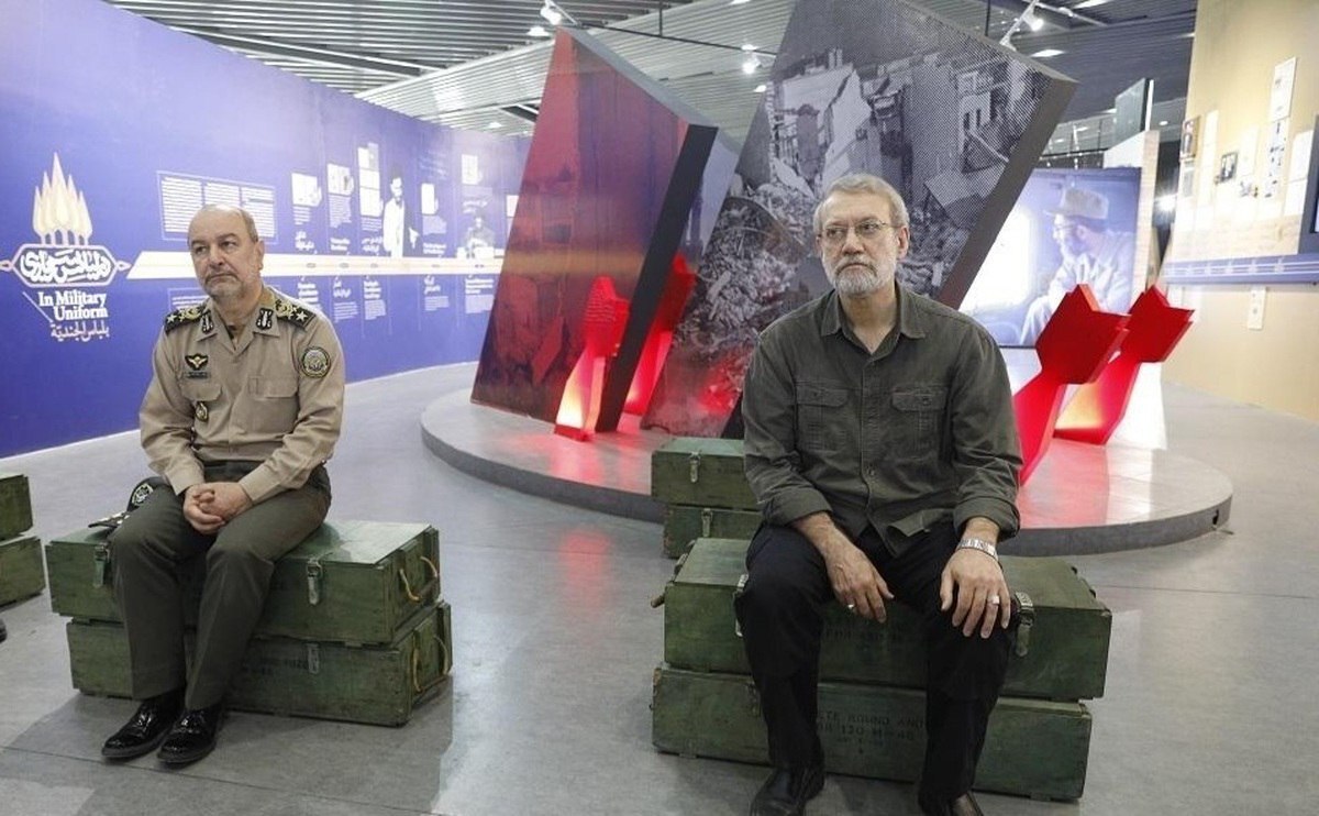 بازدید لاریجانی از موزه ملی انقلاب