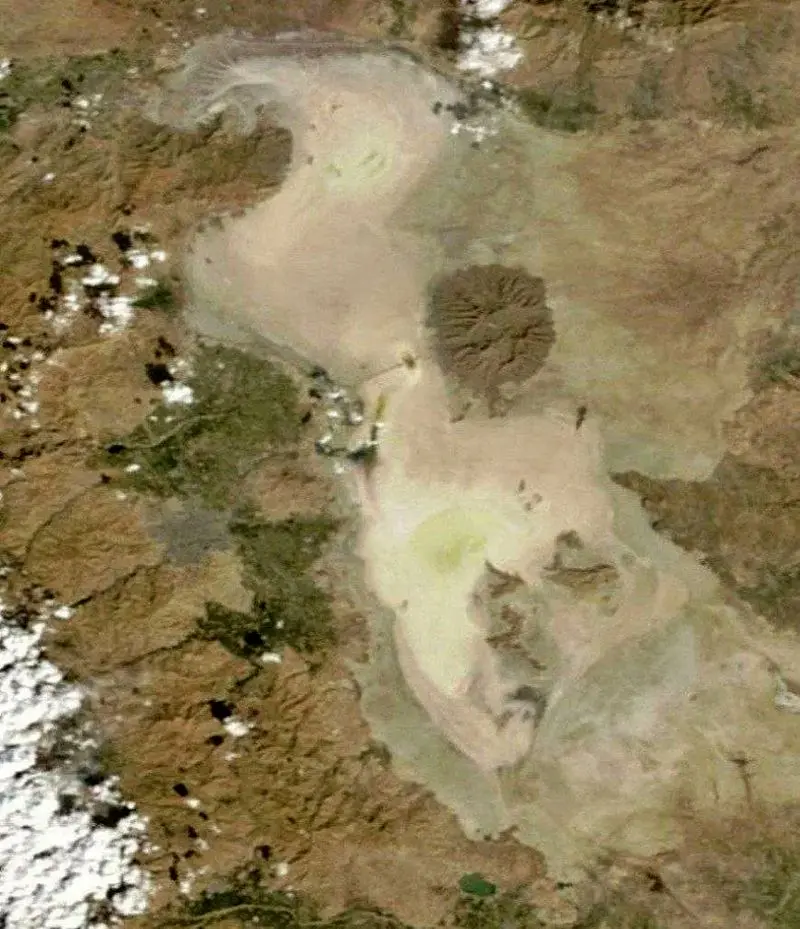 مرگ دریاچه ارومیه