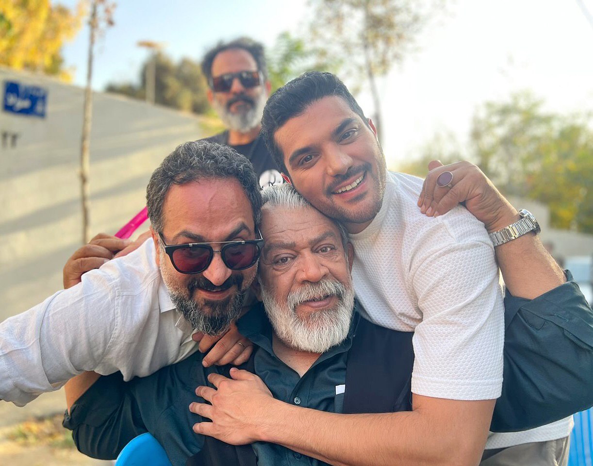 سینا مهراد با پیرپسر مشهور سینمای ایران