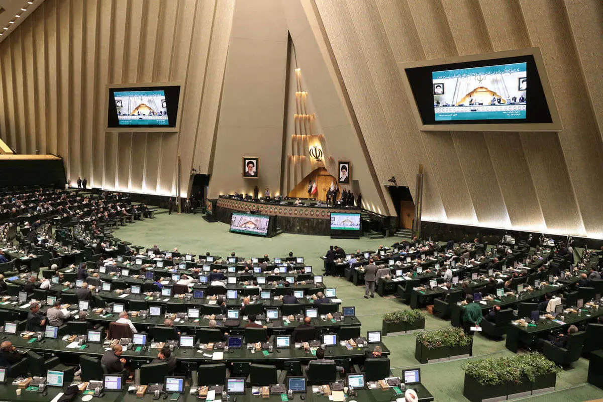 چراغ سبز به انزوا و نه به مذاکره