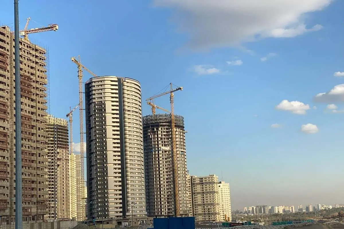 راز قیمت پایین پیش فروش آپارتمان راز قیمت پایین پیش فروش آپارتمان