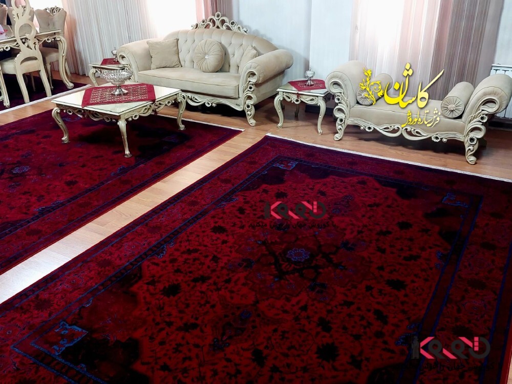 فرش قرمز روی پارکت