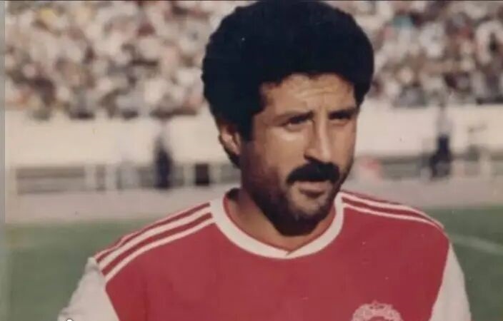 منوچهر شفقتیان منوچهر شفقتیان کیست؟ / از زمین بازی تا اعتراض با دوختن لبها