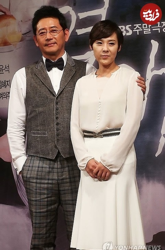 امپراتور گوموآ در مراسم معرفی یک سریال