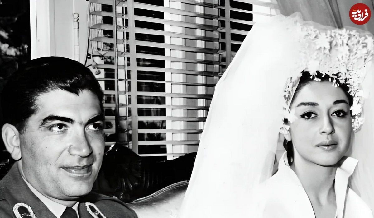 چهره خندان هویدا