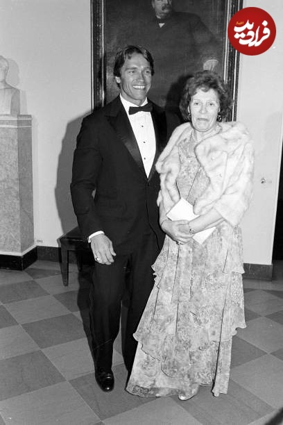 آرنولد شوارتزنگر به همراه مادرش