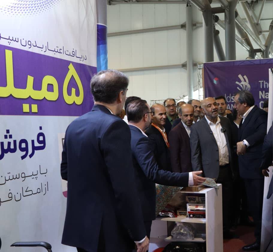 بازدید دکتر میدری وزیر تعاون، کار و رفاه اجتماعی از غرفه بانک رفاه کارگران در بخش نمایشگاهی بیستودومین دوره مسابقات ملی مهارت در اصفهان بازدید دکتر میدری وزیر تعاون، کار و رفاه اجتماعی از غرفه بانک رفاه کارگران در بخش نمایشگاهی بیستودومین دوره مسابقات ملی مهارت در اصفهان