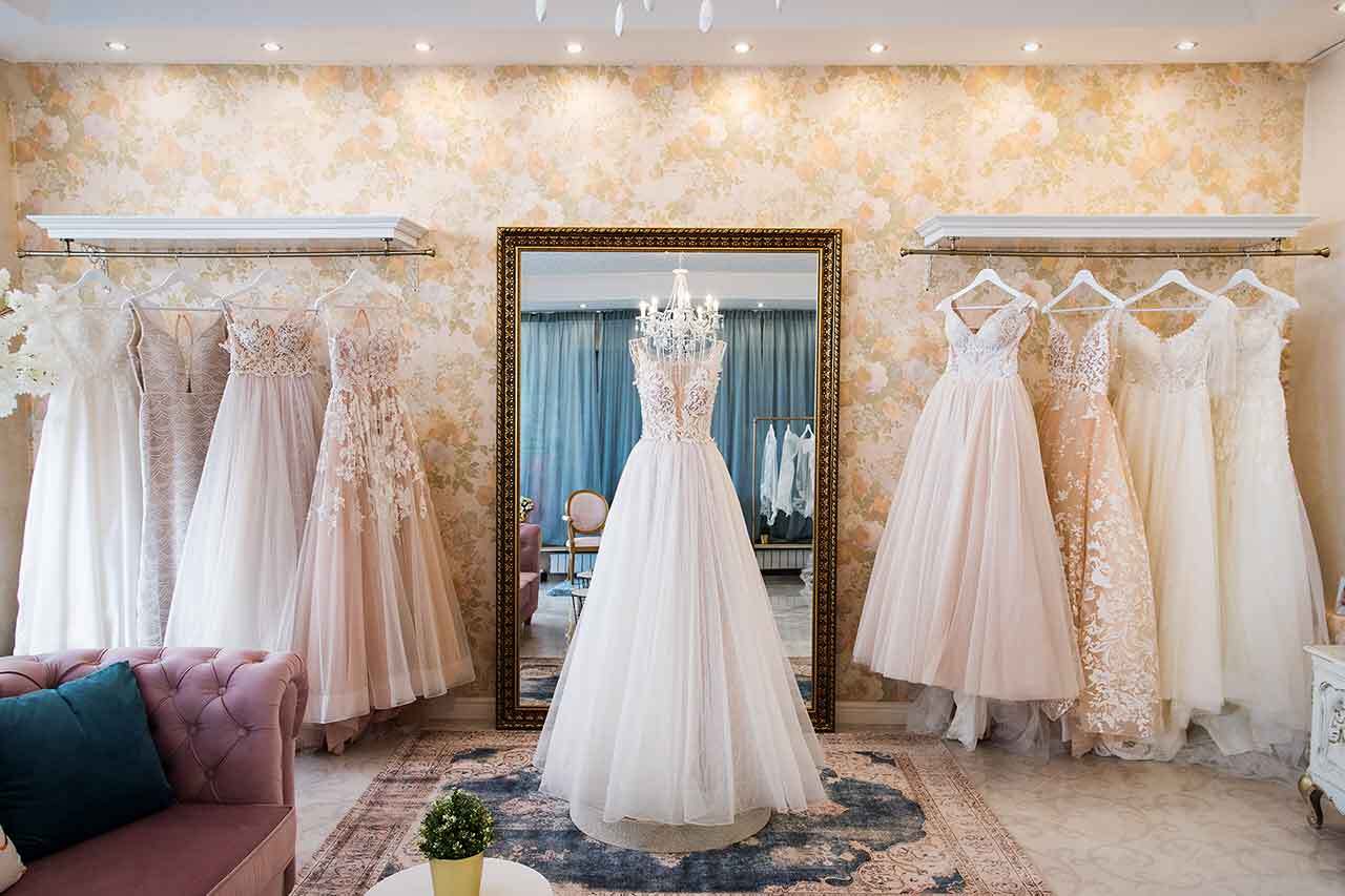 قیمت خرید انواع لباس عروس