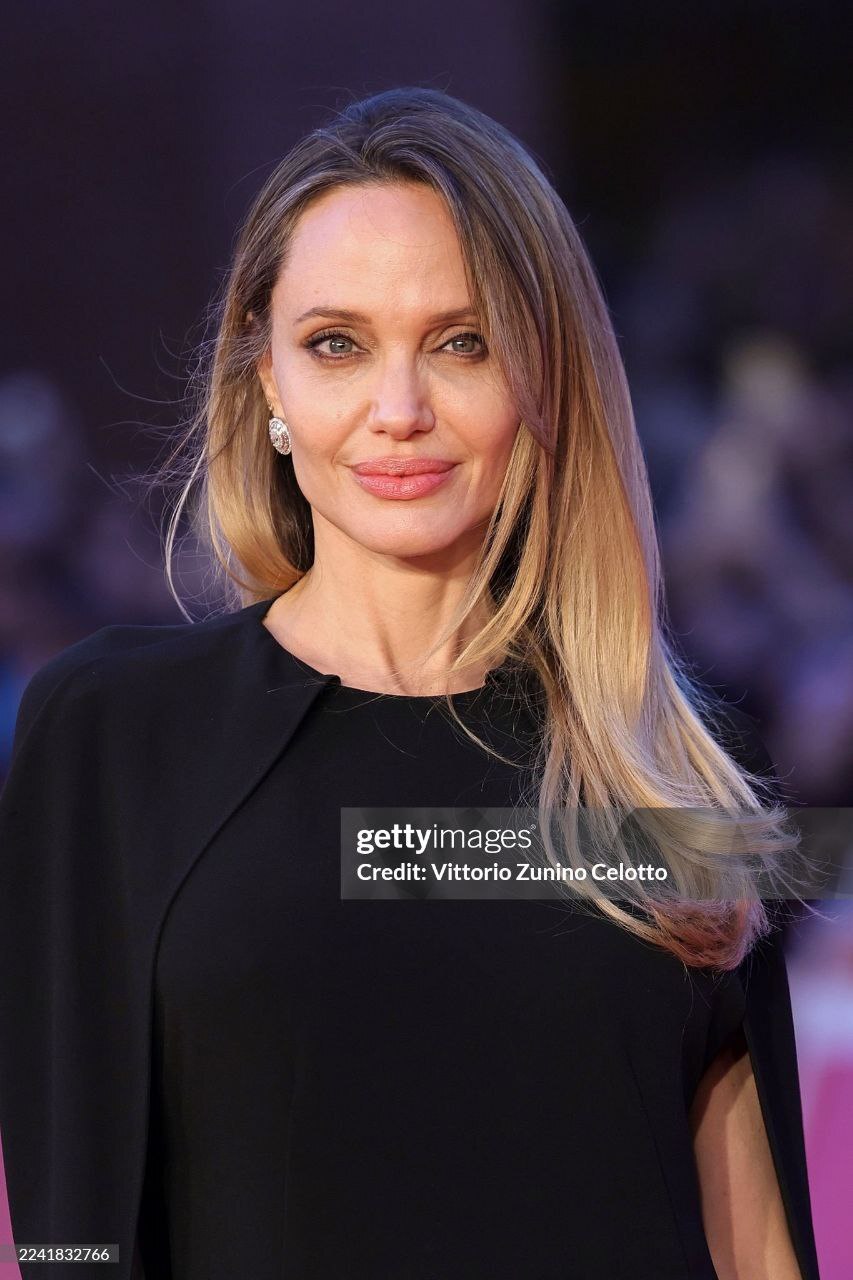 استایل رسمی آنجلینا جولی