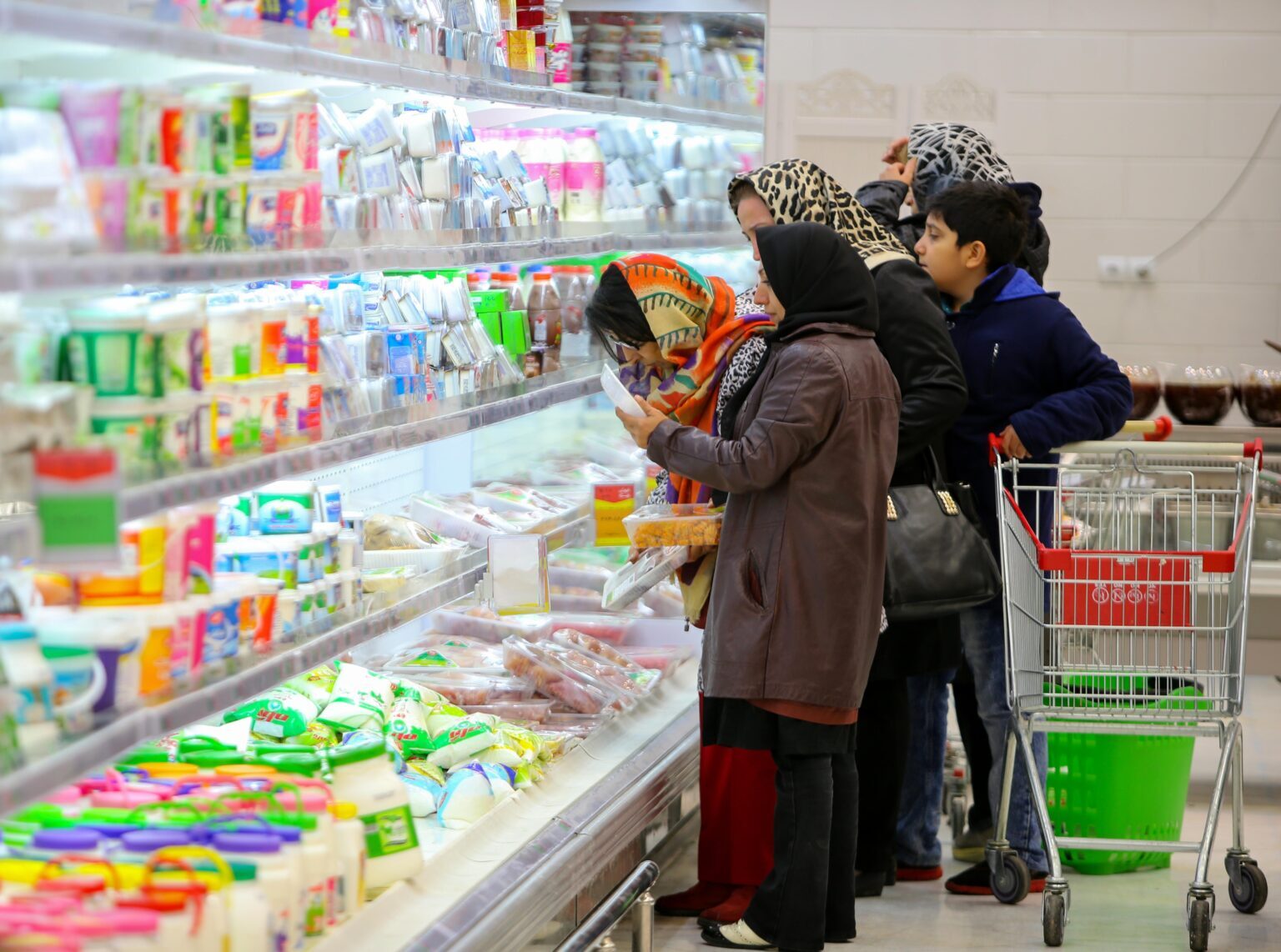 ناتوانی مردم در خرید مواد غذایی ناتوانی مردم در خرید مواد غذایی