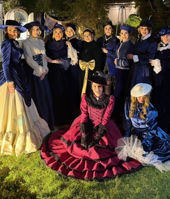 بلاگرا‌های تهرانی با تم انگلیسی