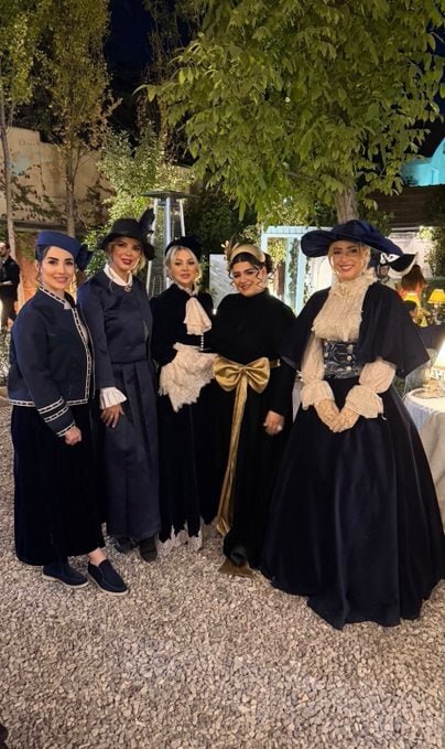 بلاگرا‌های تهرانی با لباس‌های اسکارلتی