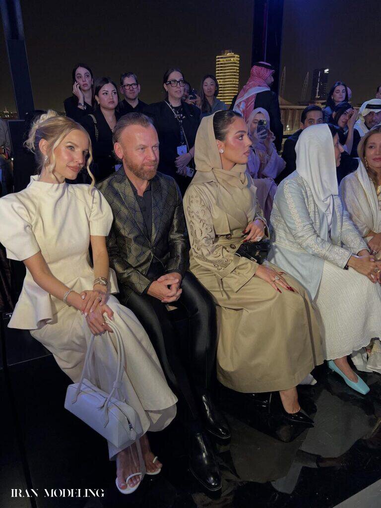 تیپ اسلامی جورجینا در هفته مد ریاض ۲۰۲۵