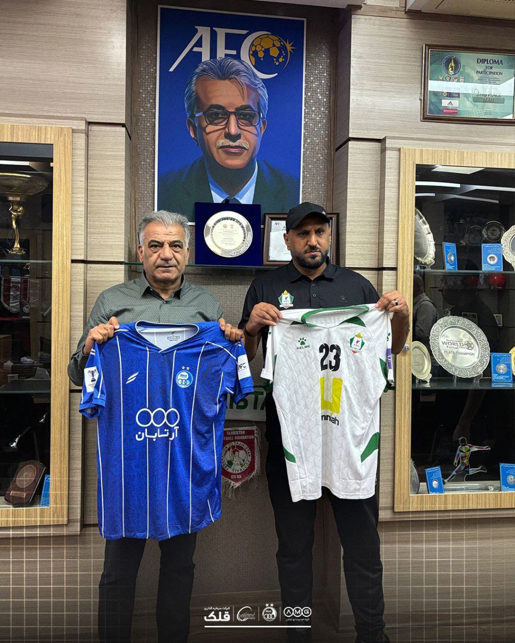 پیراهن جدید استقلال برابر الوحدات