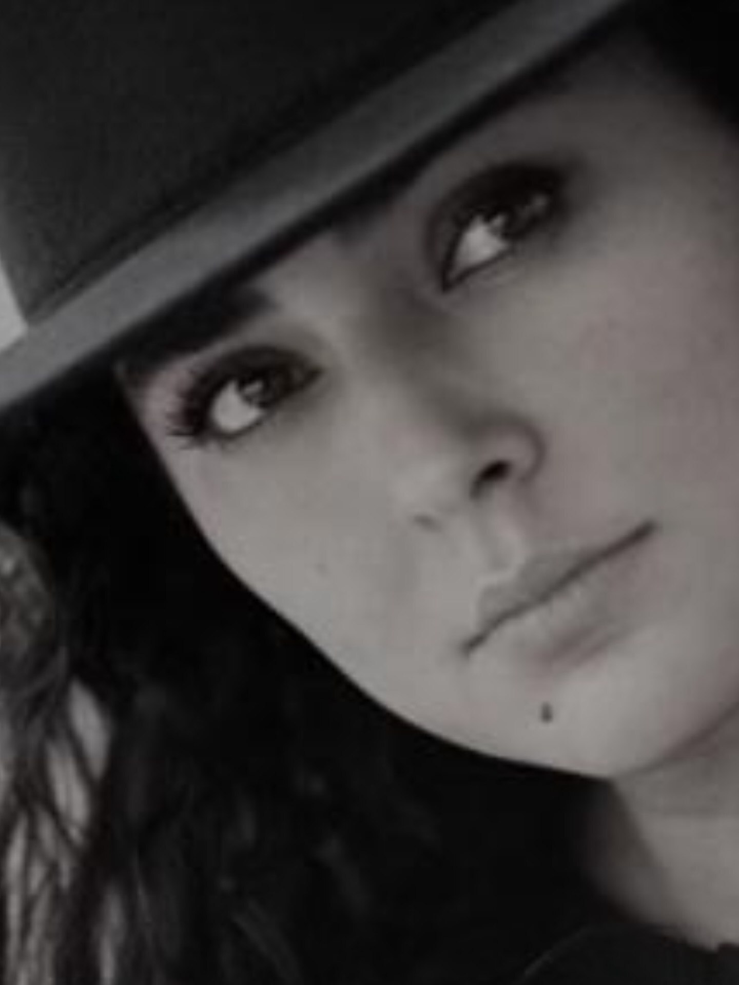 پست عجیب هدی زین‌العابدین