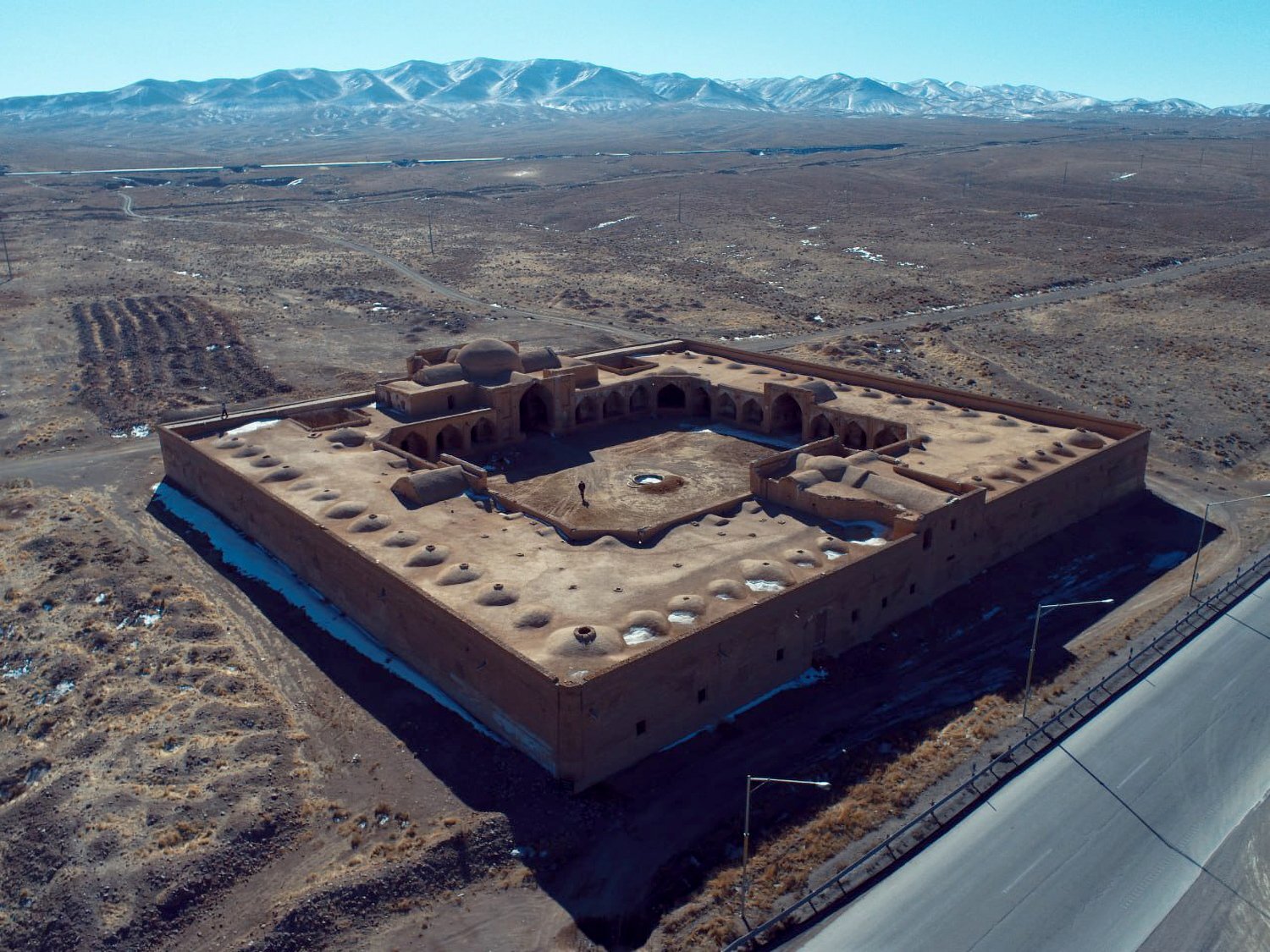 کاروانسراهای سنگی آهوان