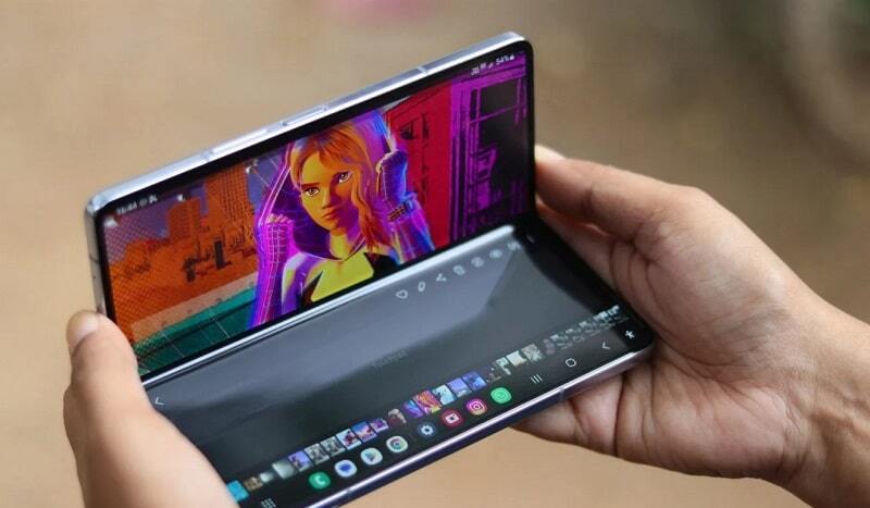 مشخصات فنی و ویژگی های گلکسی زد فلیپ ۷ + عکس