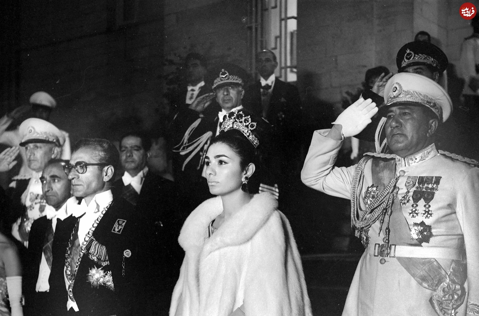 ژست عجیب محمدرضا پهلوی