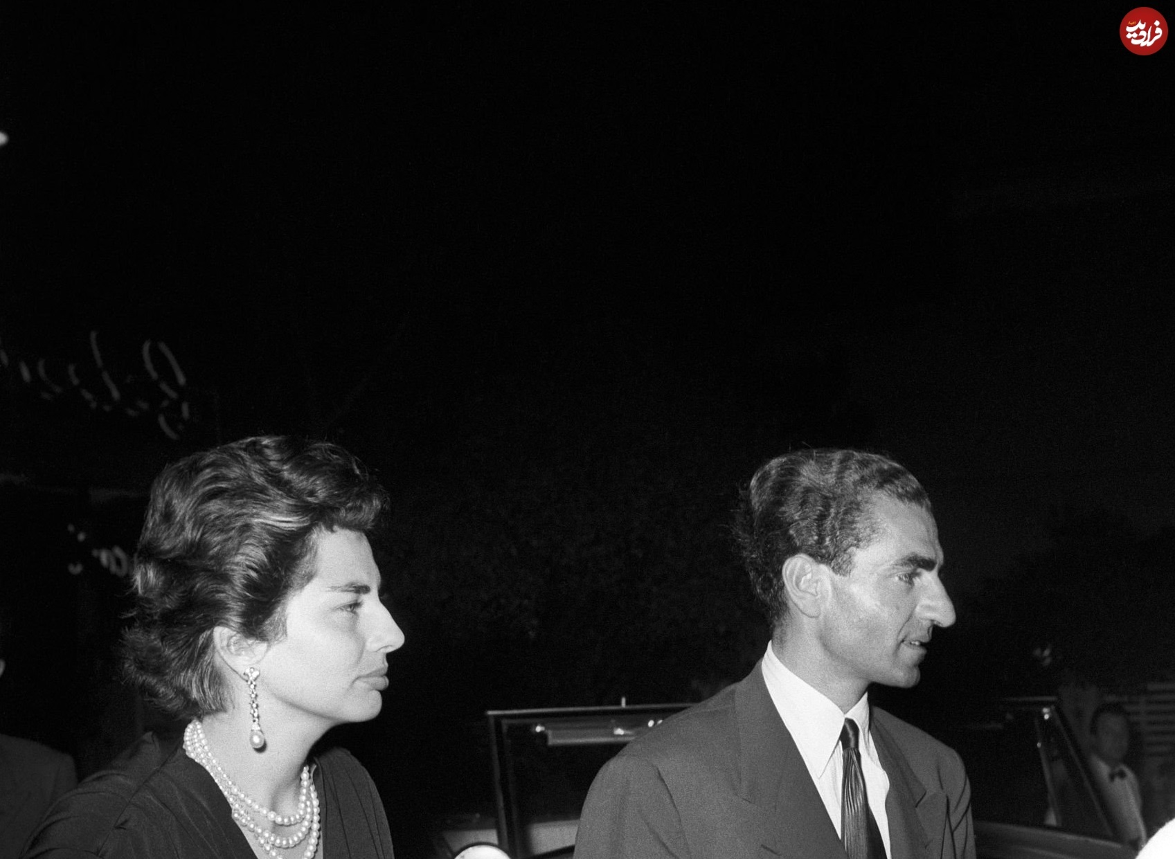 محمدرضا پهلوی و همسر دو رگه اش