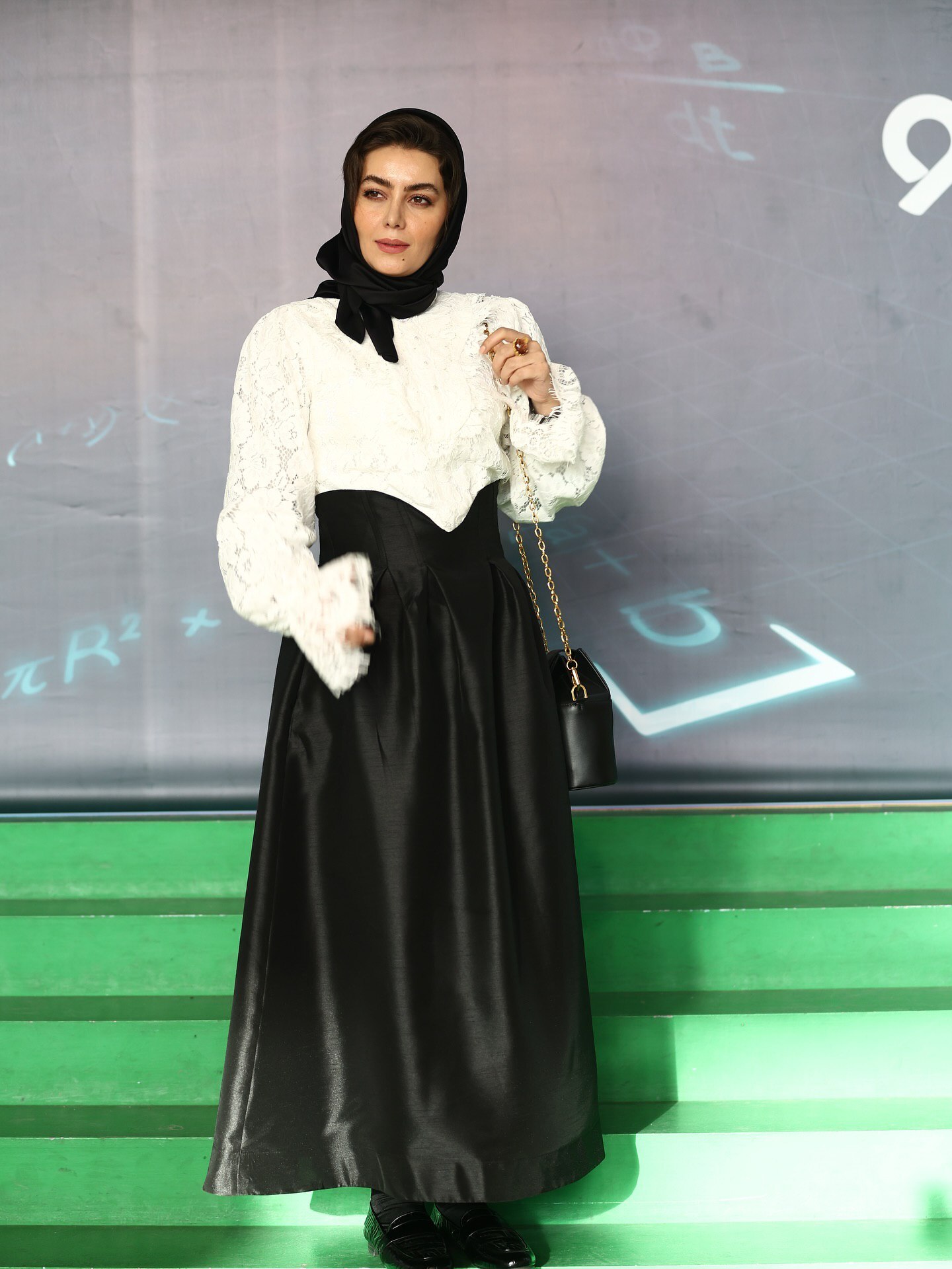 روژان نون خ