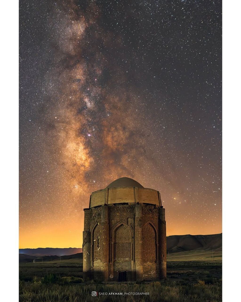 برج‌های دوقلوی خرقان در آغوش آسمان