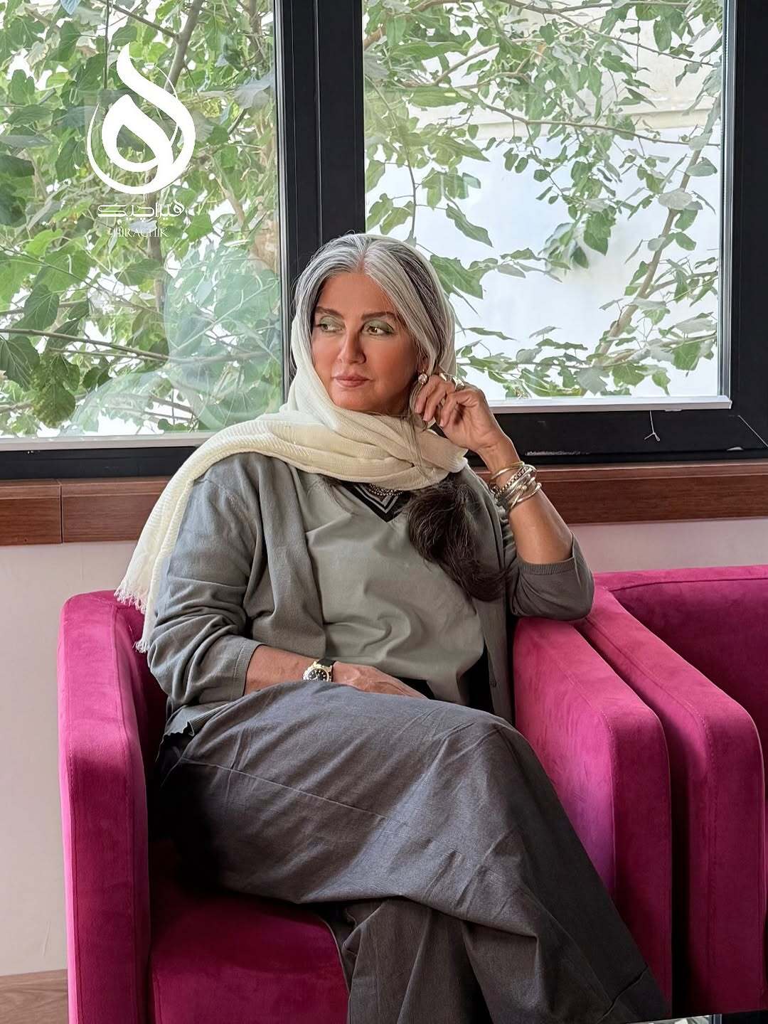 رویا جاوید با استایل پاییزی و شلوار تینیجری