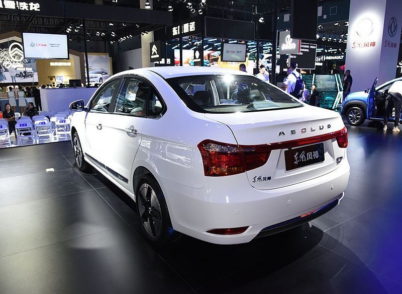 بررسی مشخصات فنی دانگ فنگ E۷۰ مشخصات خودروی دانگ فنگ E۷۰