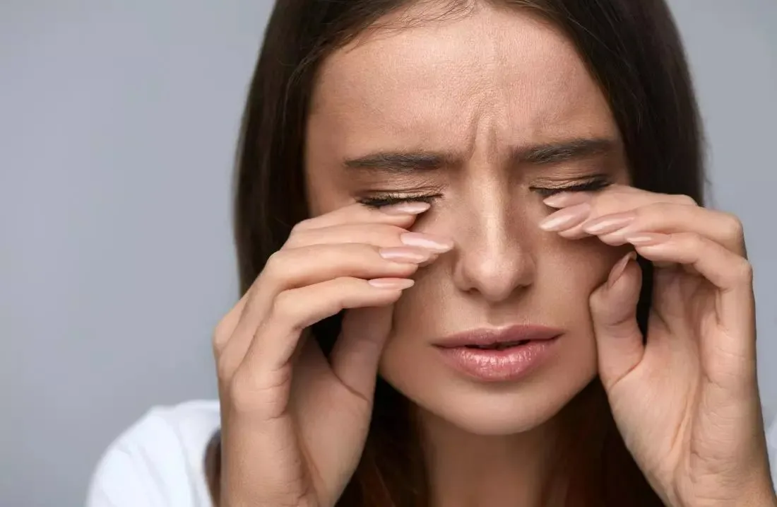 علت‌های شایع درد پشت چشم چیست؟