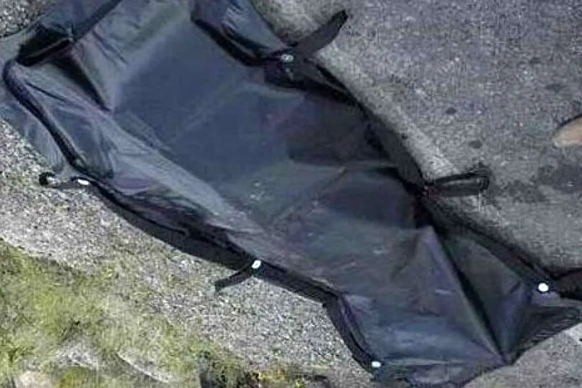 جسد زن جوان در بیابان