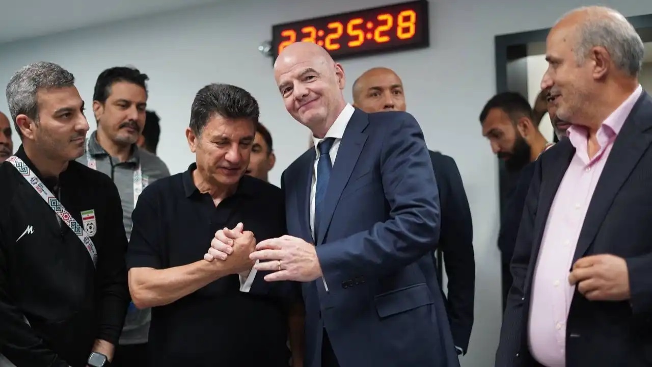 تاج و قلعه‌نویی