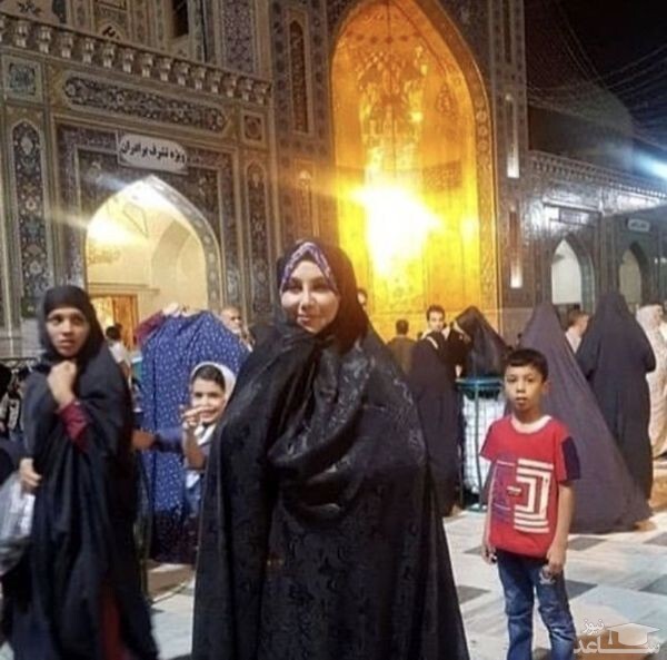 بهنوش بختیاری با چادر مشکی