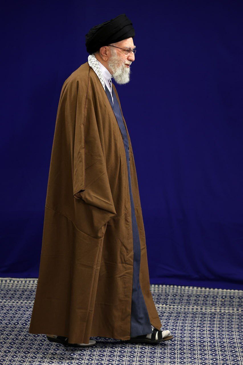 رهبر انقلاب اسلامی