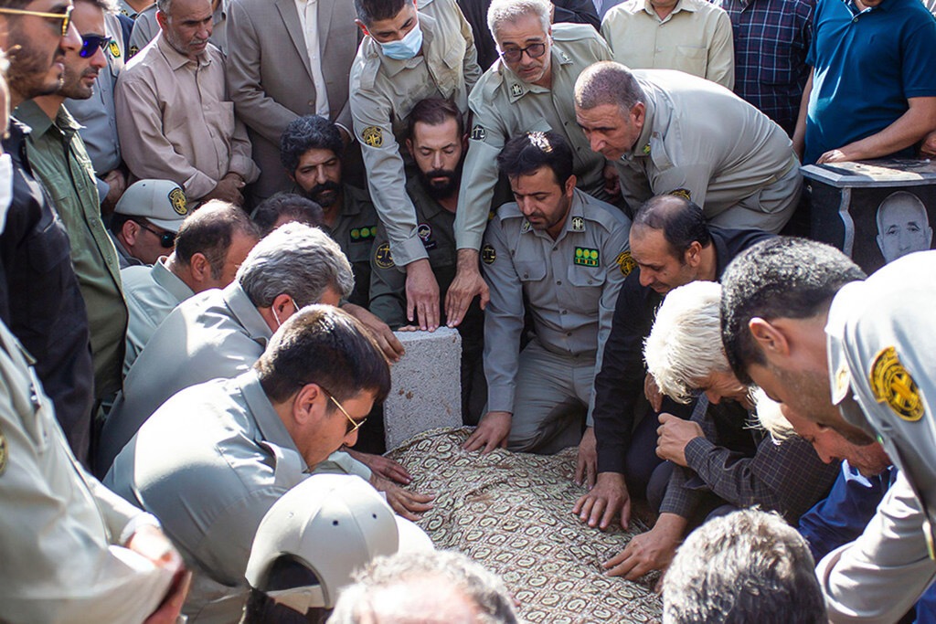 مراسم تشییع محیط بان