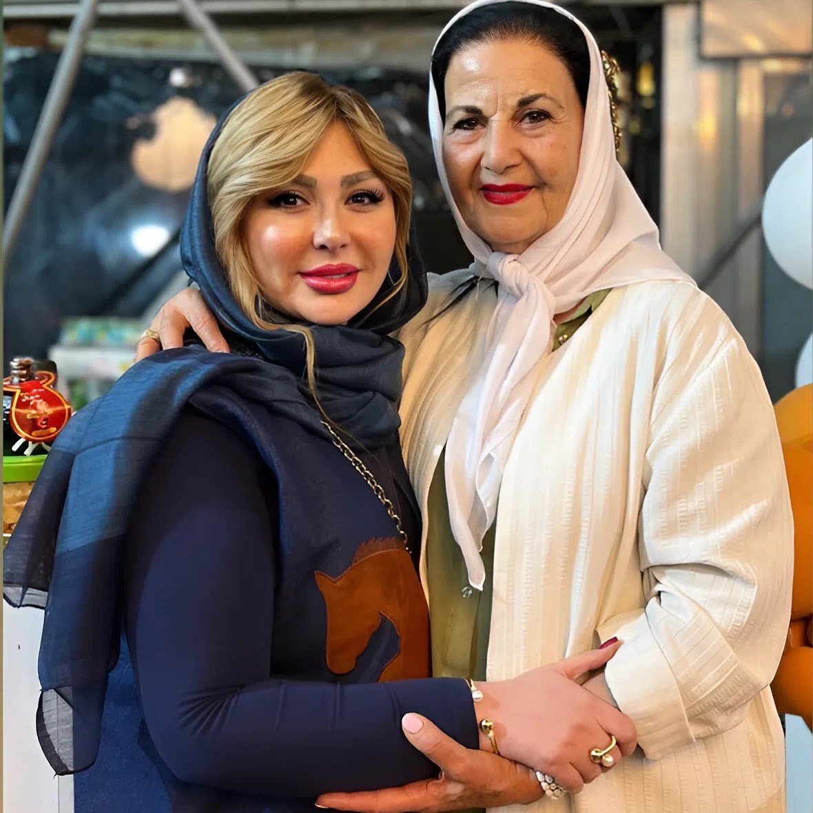 نیوشا ضیغمی در یک مراسم