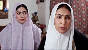 عکس/ پوشش شیک هلیا امامی با کت و شلوار مخمل رنگ سال