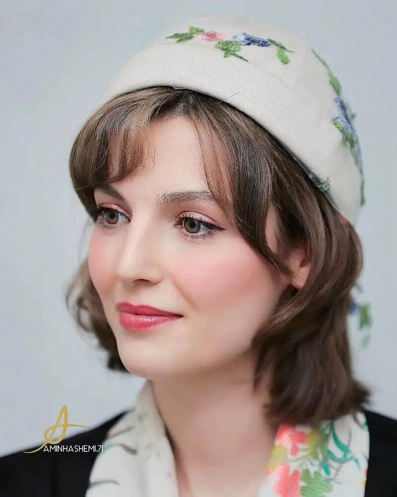 مهسا حجازی با مانتوی