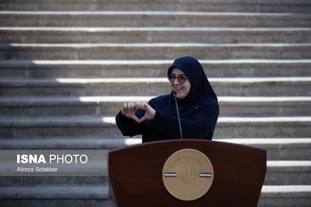 ژست قلبی سخنگوی دولت