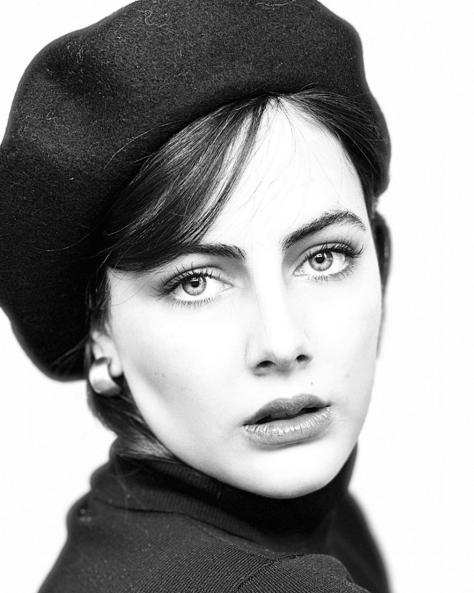 فرزانه فرنام بازیگر سریال بامداد خمار